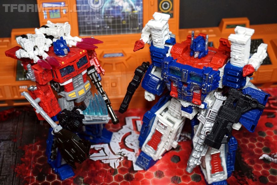 Unboxing Siege Ultra Magnus Leader  (25 of 29)